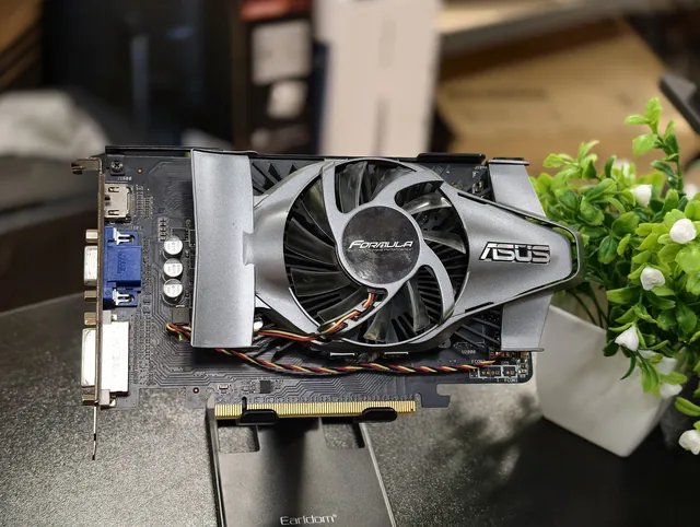 ASUS Formula Radeon HD 6750 1 ГБ - товар в Нижнекамске